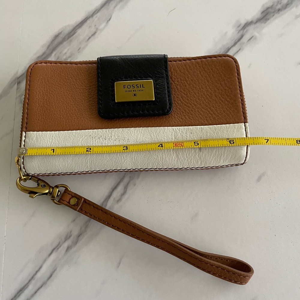 Fossil Wallet With Wristlet Issue No. 1954 - image 5
